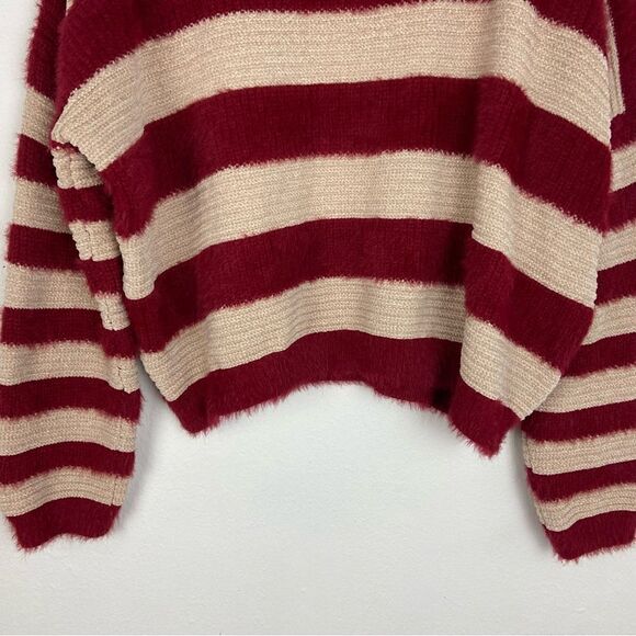 Sadie & Sage Red & Cream Striped Fuzzy Chunky Sweater Boho Holidays Cozy Large - Picture 8 of 11